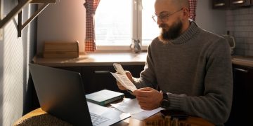 Master the 50/30/20 Budget: A US Guide to Maximize Savings - Cover Image