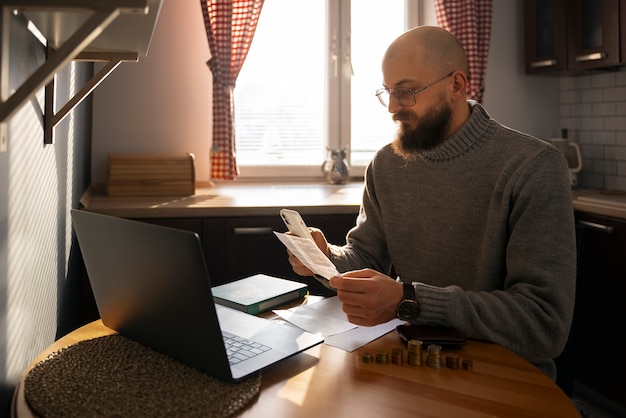 Master the 50/30/20 Budget: A US Guide to Maximize Savings