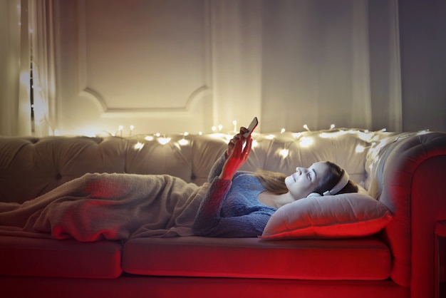 Poor Sleep Linked to Mental Health Issues: New Study Insights