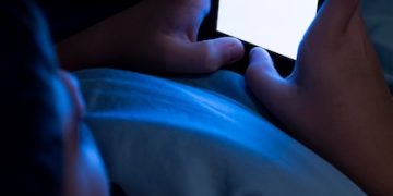 Can a 15% Screen Time Cut Boost Your Sleep? A 2025 Study - Cover Image