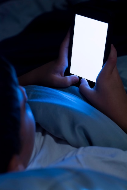 Can a 15% Screen Time Cut Boost Your Sleep? A 2025 Study