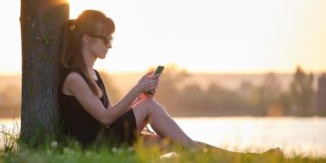 Digital Detox: Unlock Mindfulness and Boost Mental Well-being - Cover Image